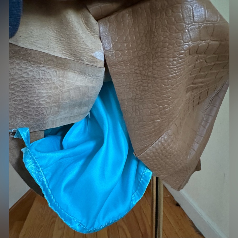 Tan Croc-Embossed 100% Leather Mini Skirt Lining Satin Blue Sz 8. Zip In Back - Picture 5 of 14